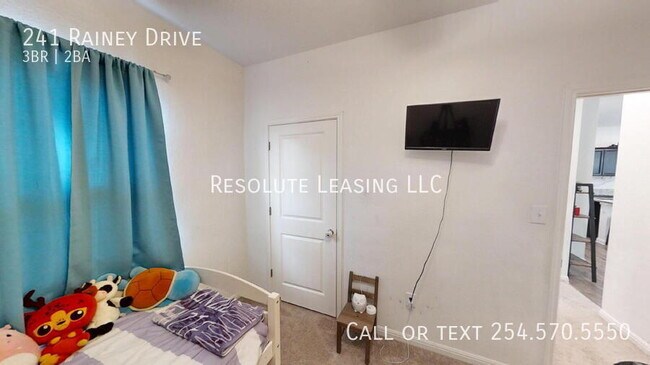 Building Photo - 241 Rainey Dr