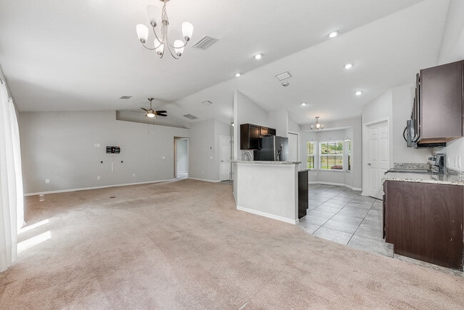 Building Photo - 304 Woods Landing Dr