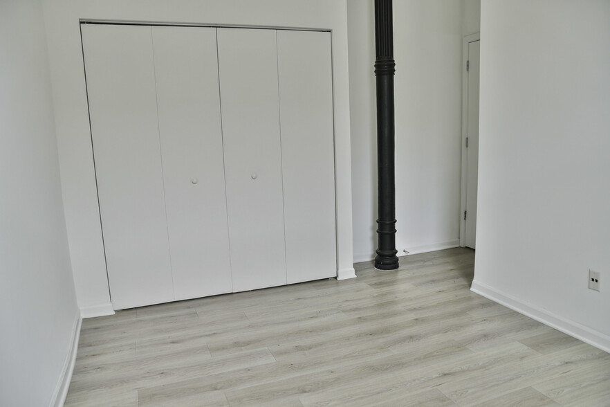 Building Photo - 2023 S Throop St