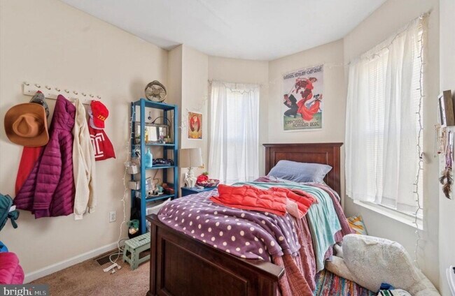 Building Photo - 1531 Fontain St