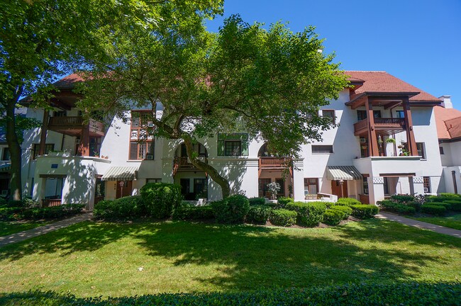 Old Heidelberg Front Grounds - The Old Heidelberg