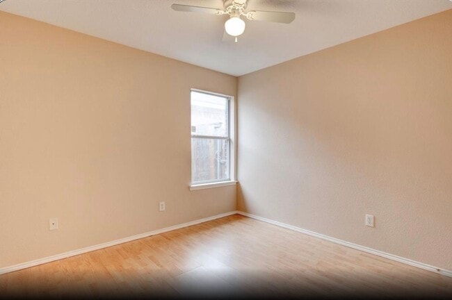Building Photo - 10221 Tustin Terrace