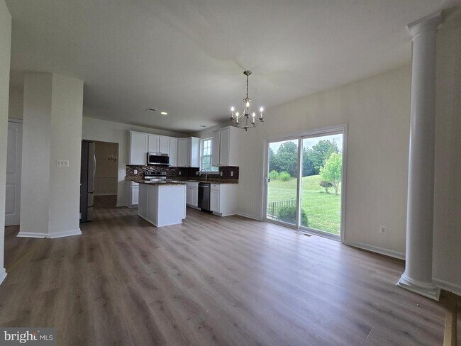 Building Photo - 173 Heartleaf Ln