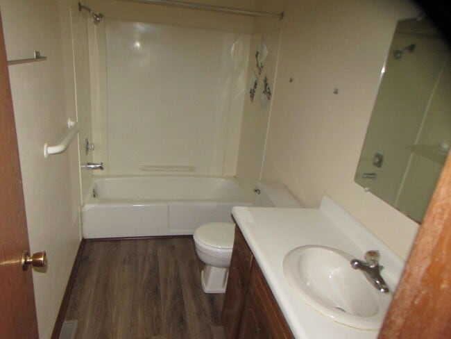 Building Photo - Spacious 3BD/1.5BA with Attached Garage and Backyard! - Available 4/1/2026