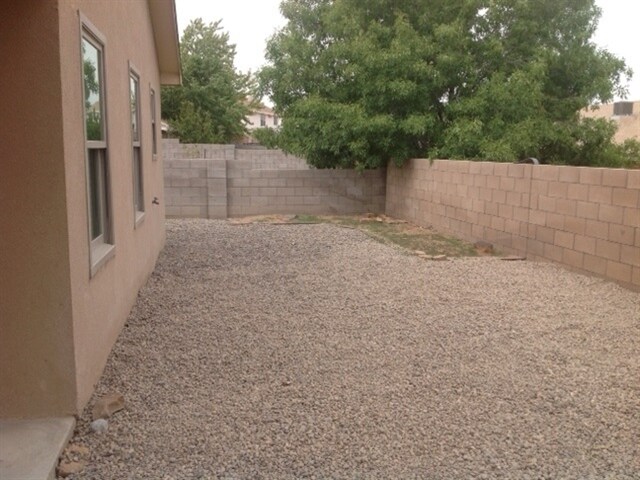 Building Photo - 8023 Vinemont Pl NW