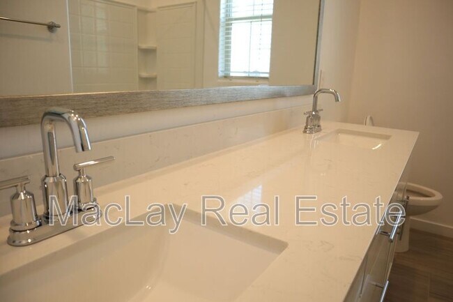 Building Photo - 4077 S Sabrina Dr