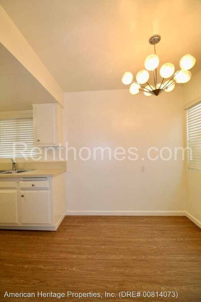 Building Photo - 2 br, 1 bath House - 733 Snapdragon Street