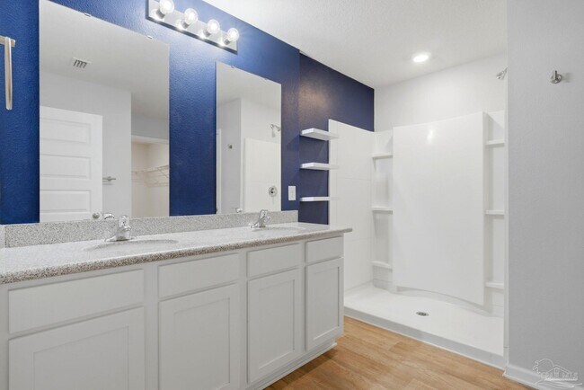 Building Photo - 5598 Guinevere Ln