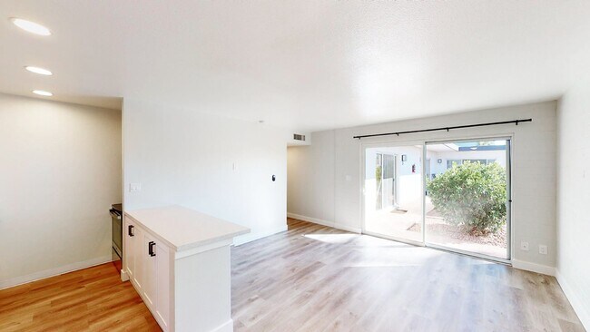Building Photo - 1714 E Ocotillo Rd