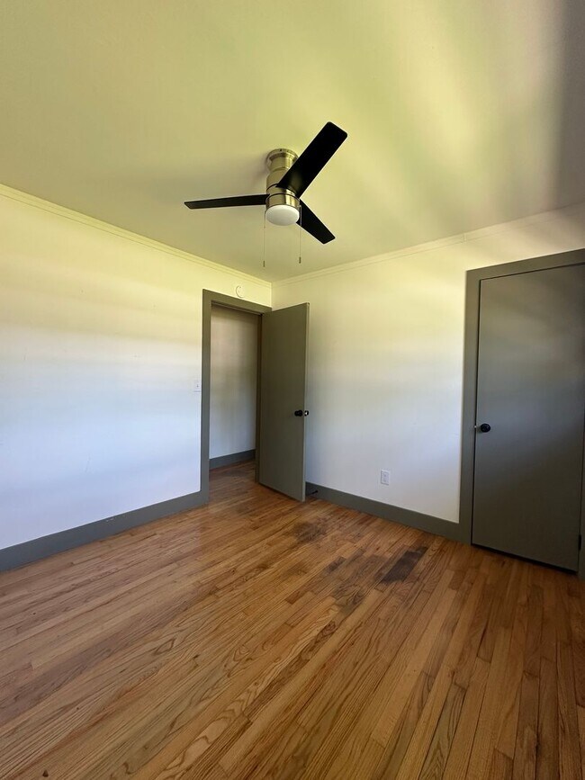 Building Photo - Updated 3 Bedroom House on the Eastside