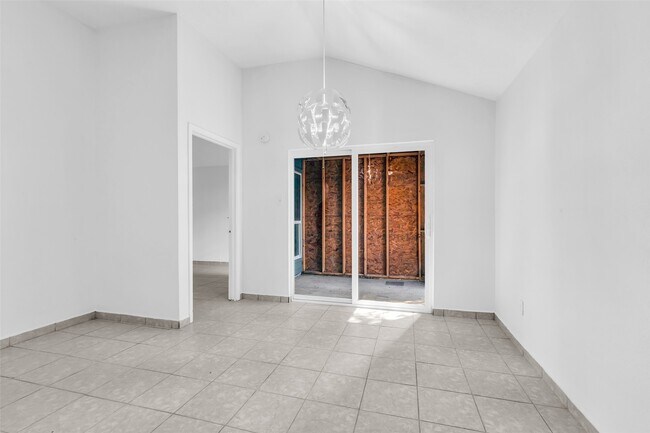 Building Photo - 7227 Greenyard Dr