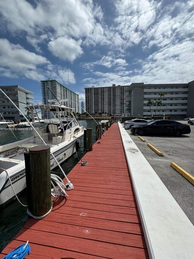 Building Photo - 4000 NE 169th St