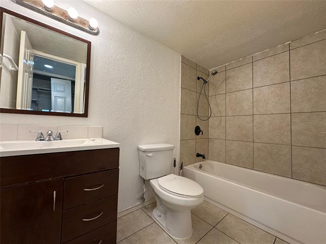 Building Photo - 553 Hightrail Dr