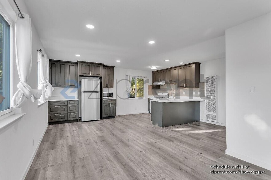 Building Photo - 2123 Spaulding Ave