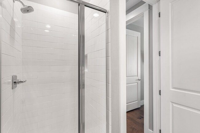 Building Photo - 4923 E County Hwy 30A