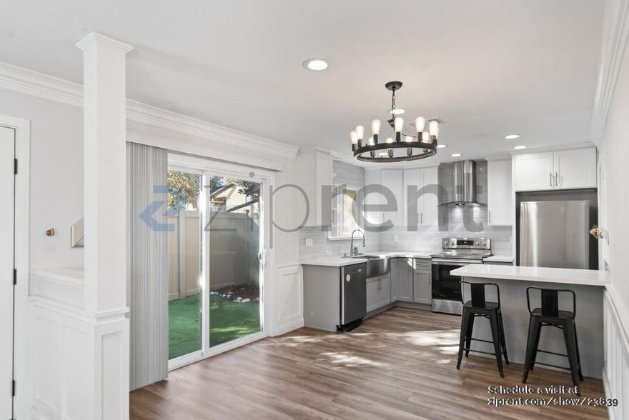 Building Photo - 686 Whitewater Ct