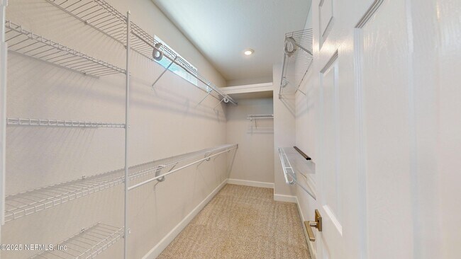 Building Photo - 202 Ashbury St