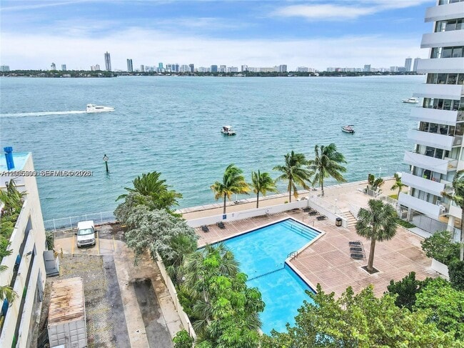 Building Photo - 7545 E Treasure Dr