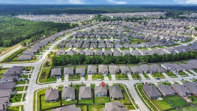Building Photo - 24063 Hawthorn Lks Dr