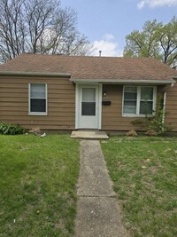 Building Photo - 1801 N Underhill St