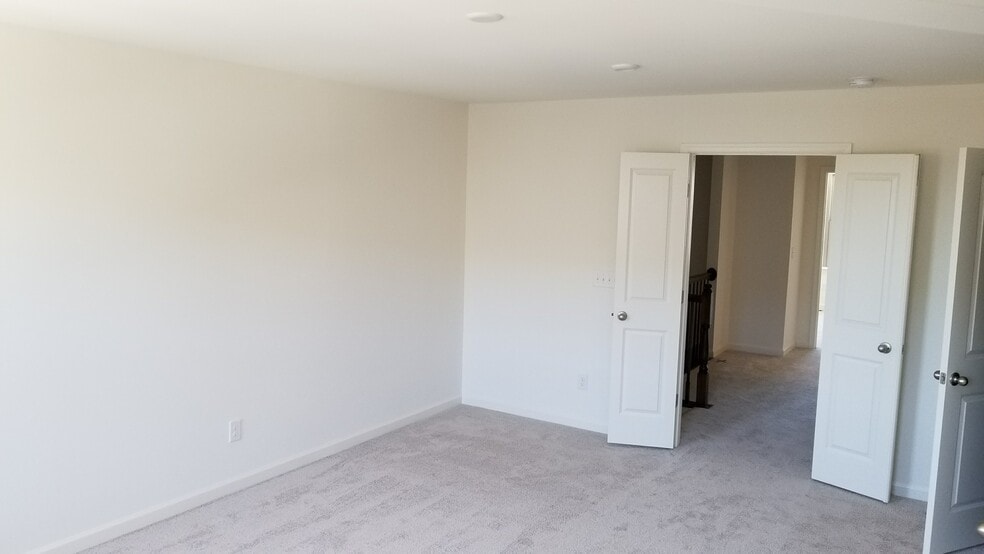 Building Photo - 43425 Robey Sq