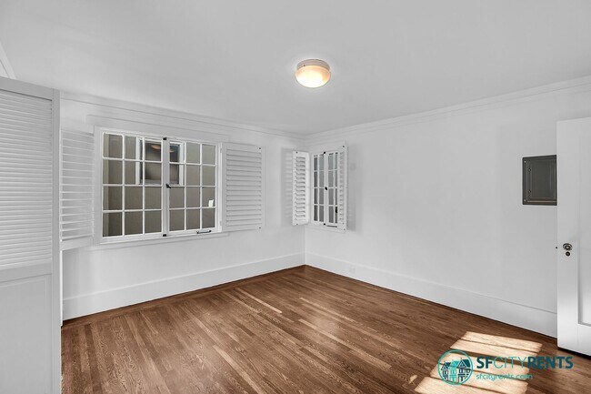 Building Photo - Forest Hill: Elegant Single Family Home