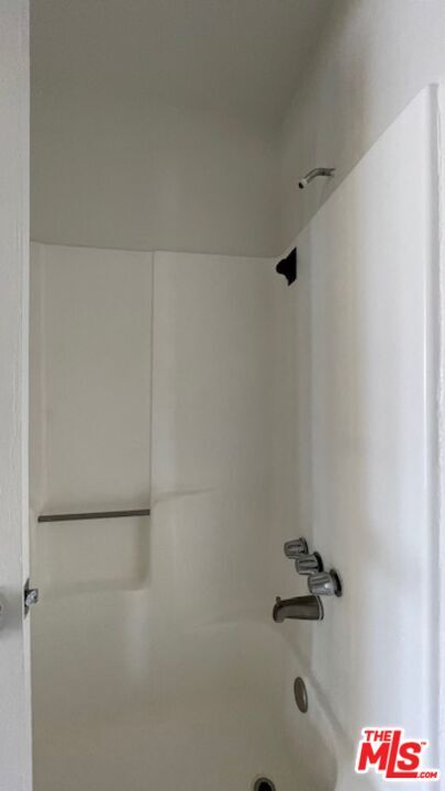 Building Photo - 545 S Manhattan Pl