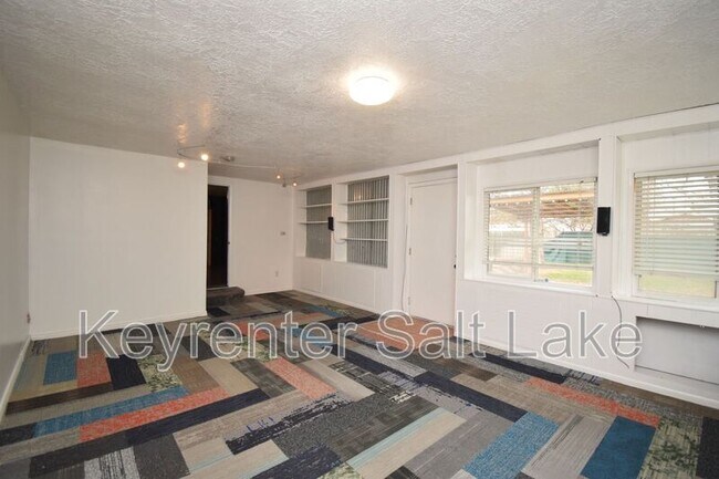 Building Photo - 616 Beynon Ct