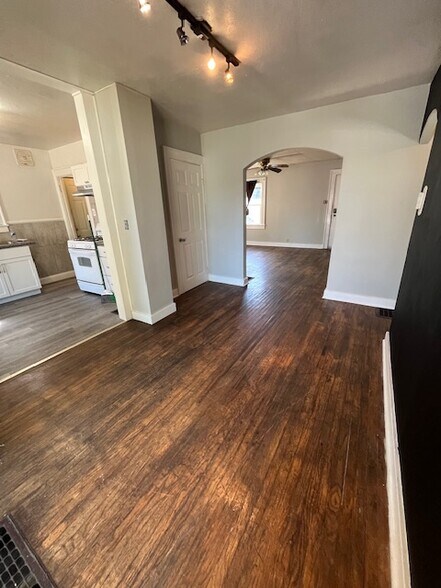Dining room - 1212 W Carson St