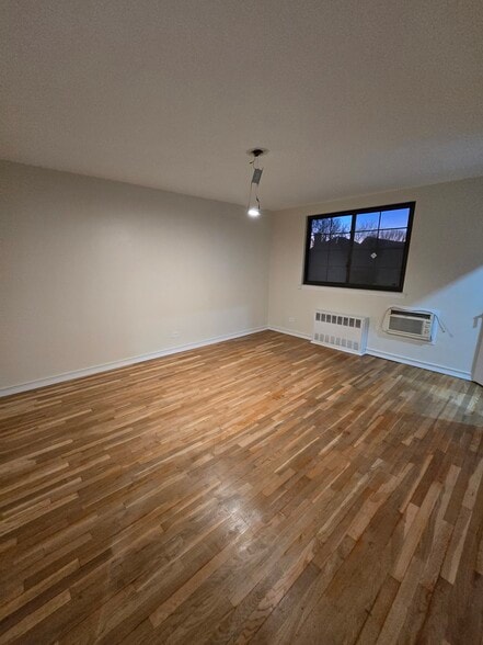 Building Photo - 5028 65th Pl