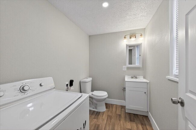 Building Photo - 2956 Central Ave - $1,250/mo.