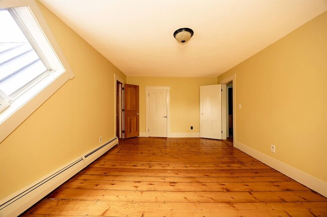 Building Photo - 2169 Green Bay Loop
