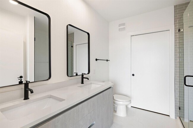 Building Photo - 4315 S Congress Ave