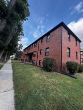 Building Photo - Dundee Court 4732