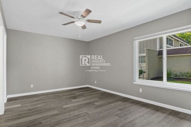 Building Photo - 23072 Vía Pimiento