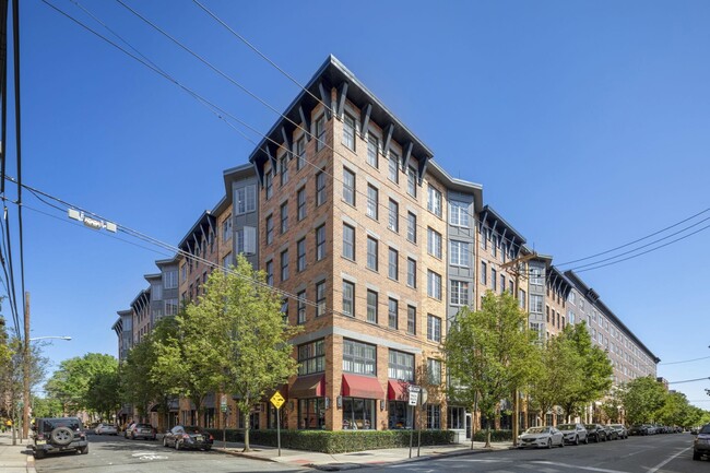 Building Photo - 501 9th St