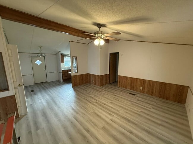 Building Photo - 7246 FL-44