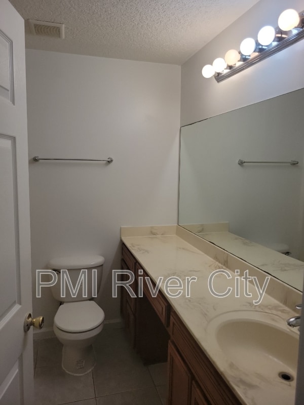 Building Photo - 1390 Old Middleburg Rd N