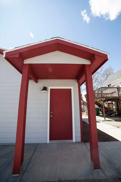 Building Photo - 308 S Ute Ave