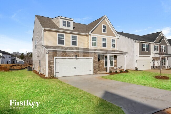 Building Photo - 557 Hillpark Ln
