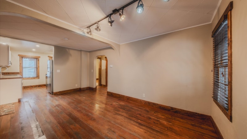 Building Photo - 916 2nd St