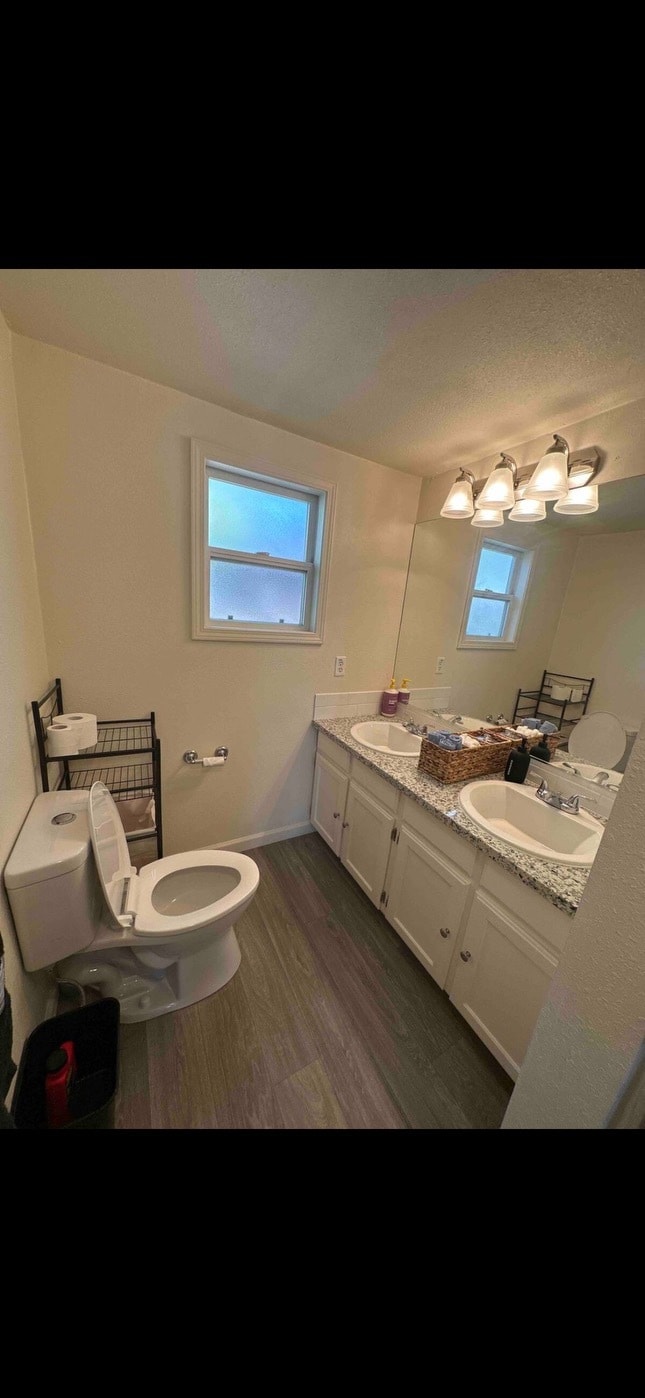 Building Photo - 220 S Taylor St