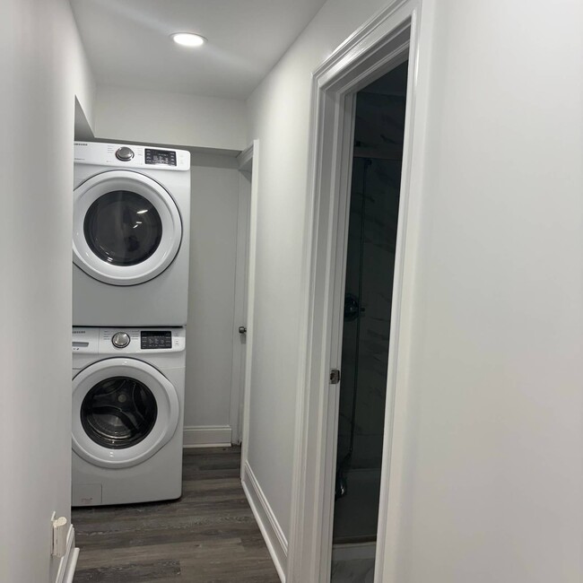 Building Photo - 4 Betsy Ross Ct