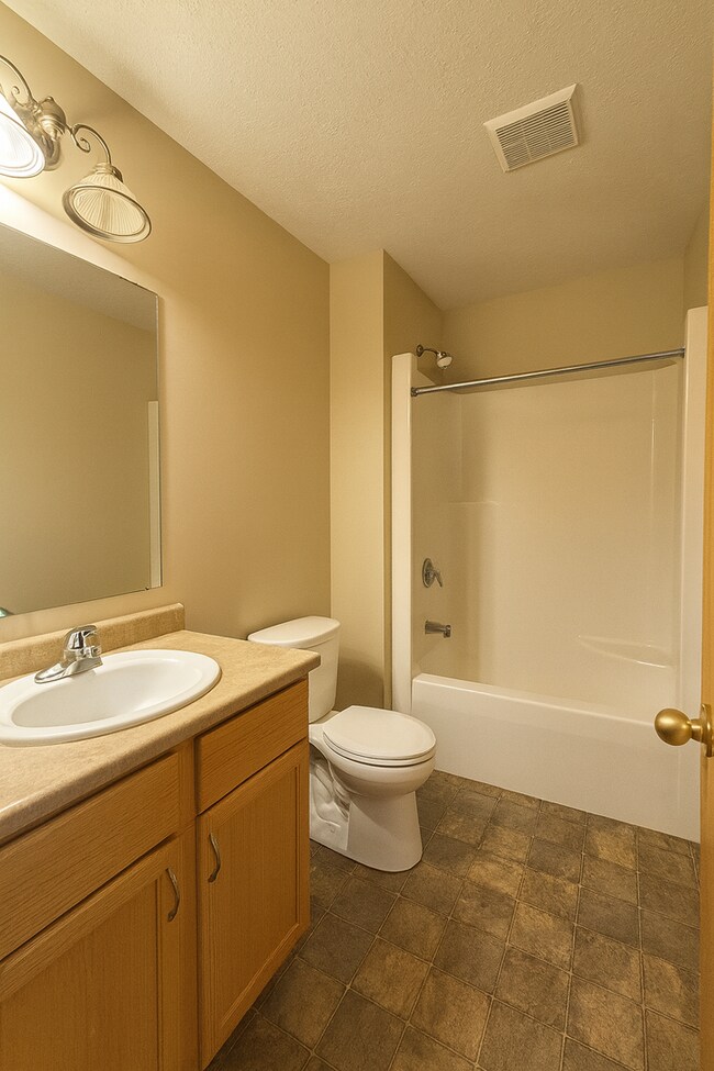 Building Photo - 1040/1044 4th St SE, Forest Lake, MN 55129 (duplex)