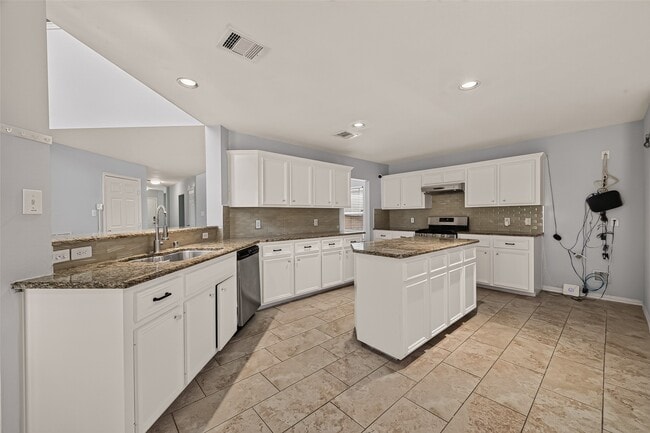 Building Photo - 12819 Wisteria Park Dr