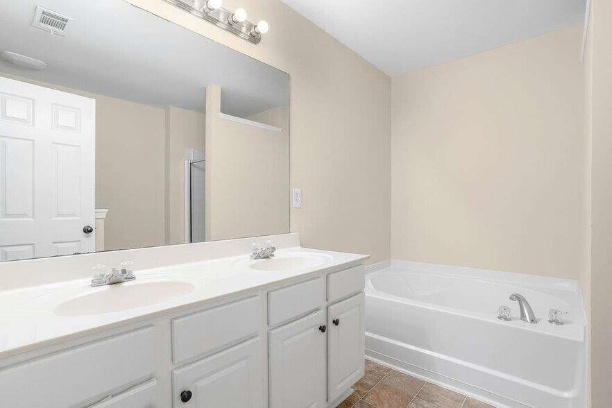 Building Photo - 2757 Keystone Ave