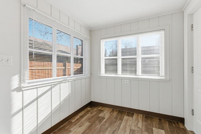 Building Photo - 5020 SE 92nd Ave