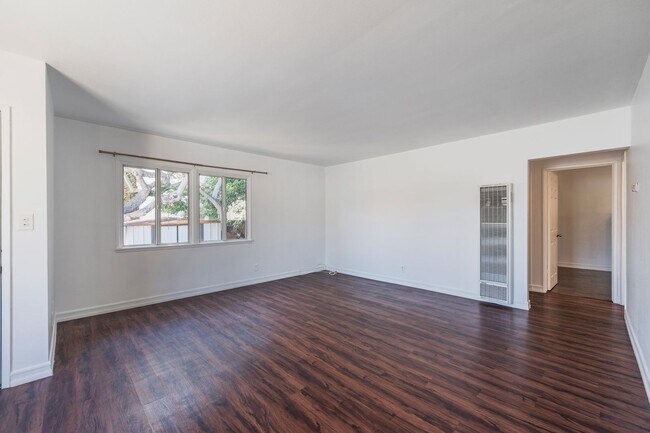 Building Photo - 1710 Marshallfield Ln