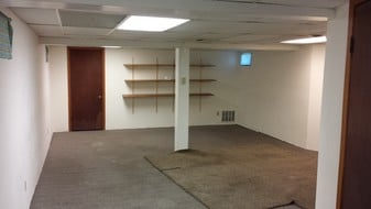 Building Photo - 904 Vine St