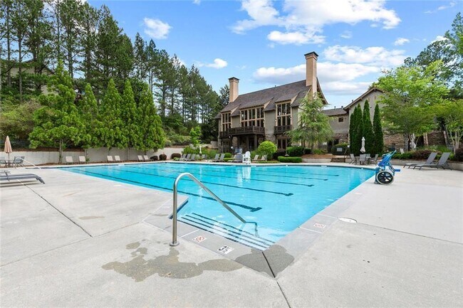 Building Photo - 1005 Regal Hills Ln